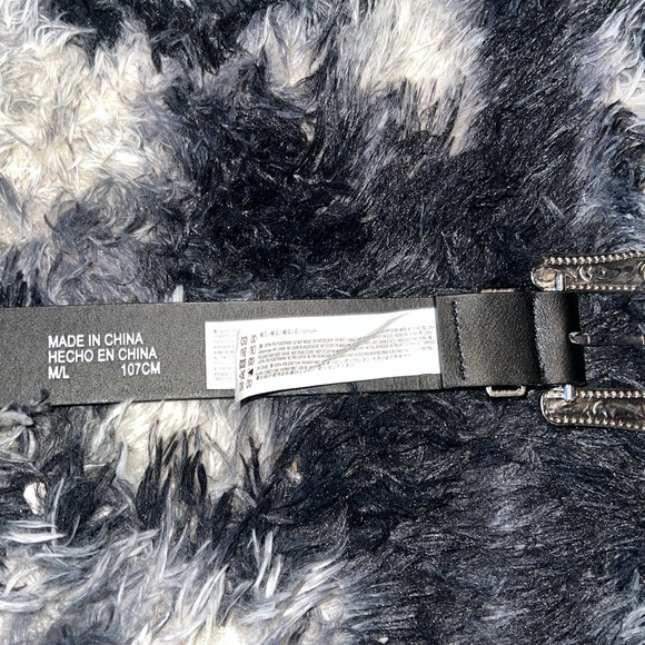 FOREVER 21 Black / Silver Chunky Belt - Picture 4 of 5